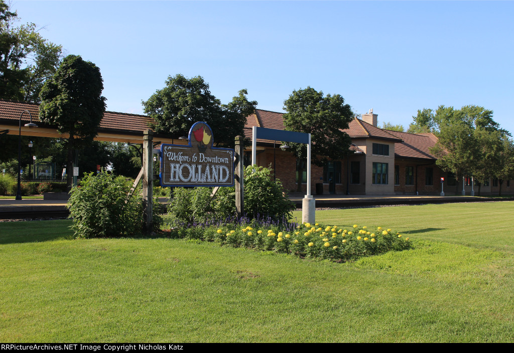 Holland PM/Amtrak Station